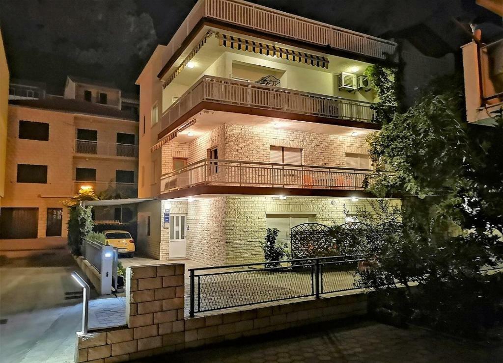 Apartments Neven Omiš Exterior foto